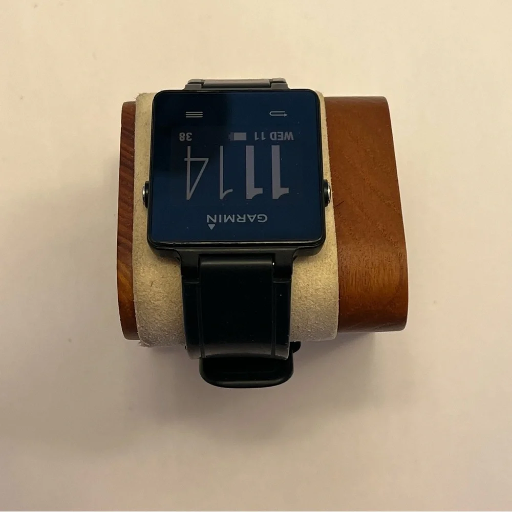 Garmin Vivoactive,‎ Tested, Charger Included, No Scratches,